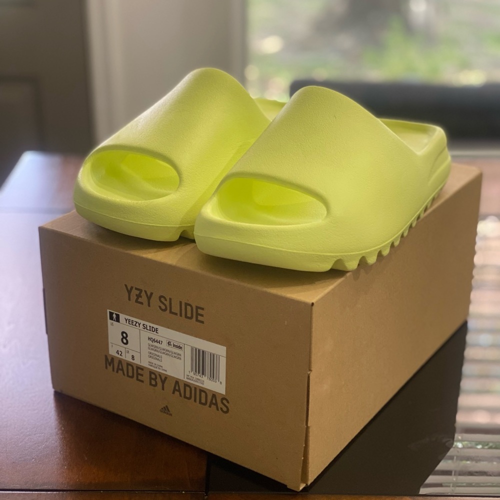 adidas Yeezy Slide “Glow Green”